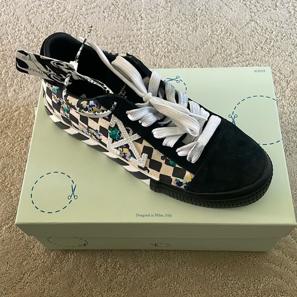 Off-White Low Vulcanized Canvas Shoes 2013 Limited Milticolor Black Edition.